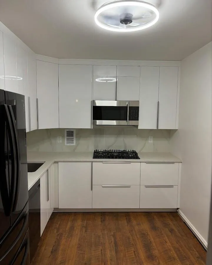 Renovated kitchen with quartz countertops in Sandston